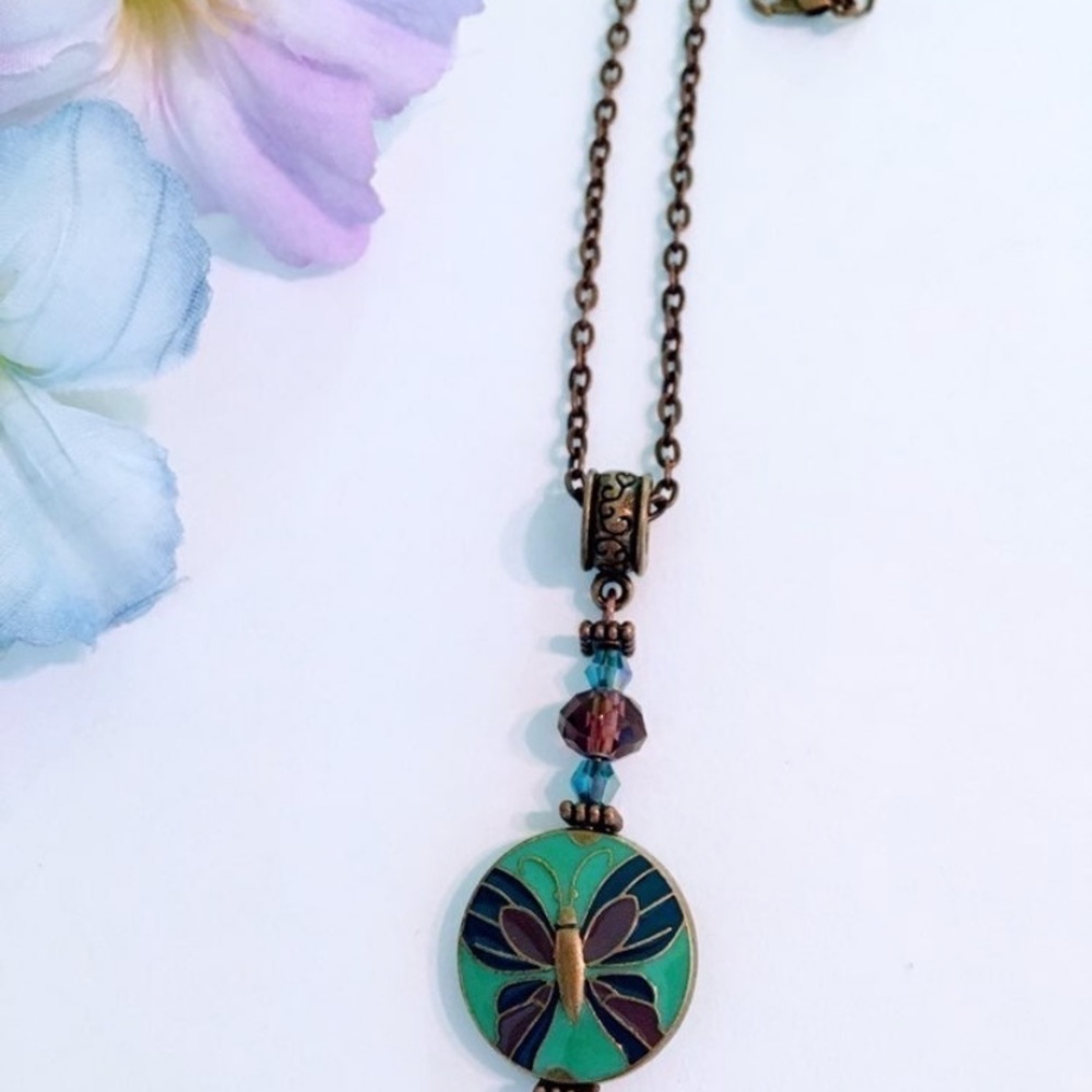Butterfly necklace - Picture 2 of 3